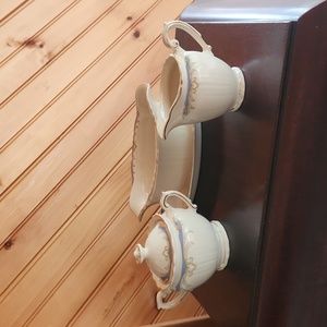 Federal Shape Syracuse China Set